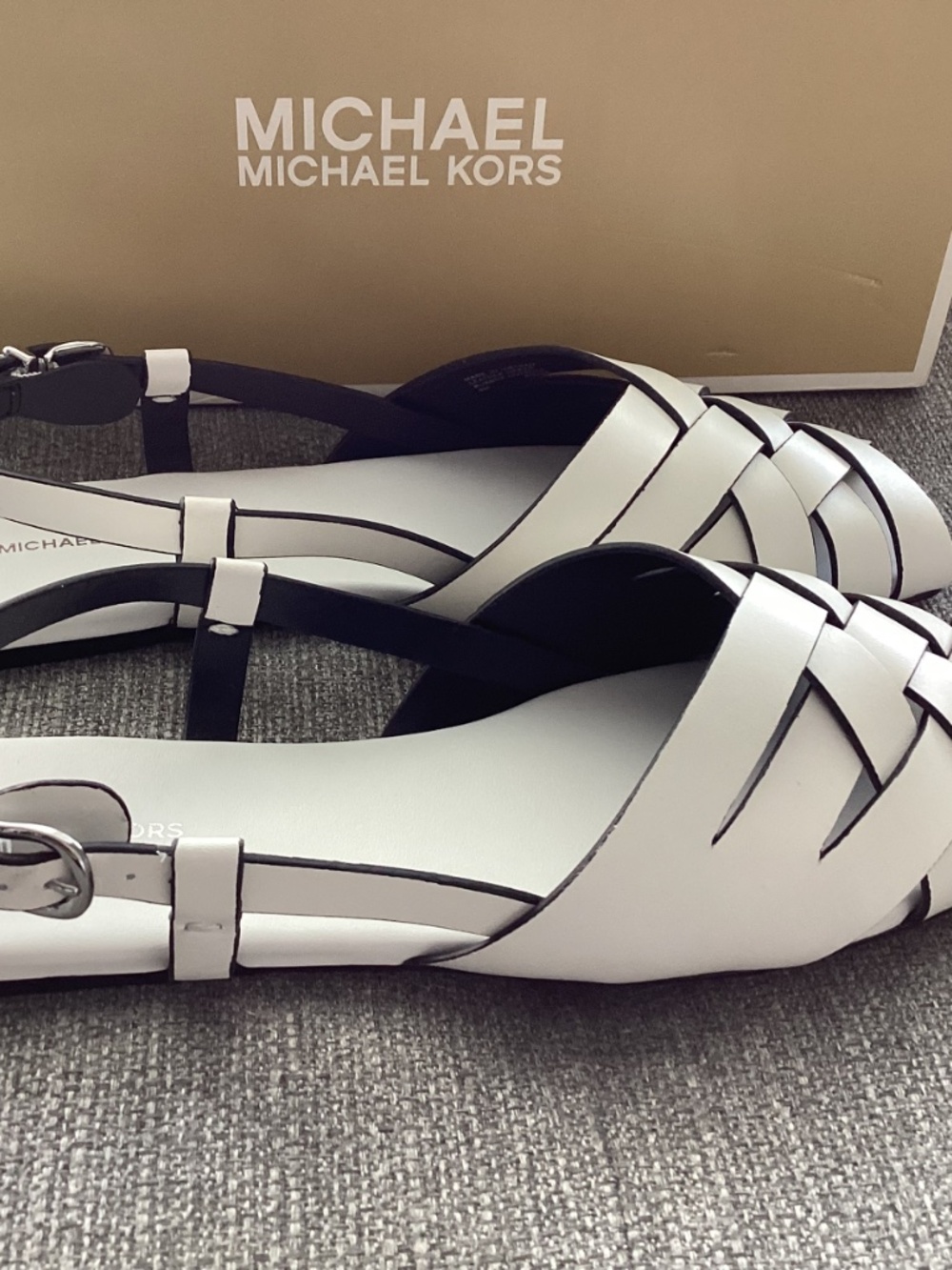 Michael Kors Michael Michael Kors Irene Slingback Leather Flats, size 9 - Picture 2 of 9